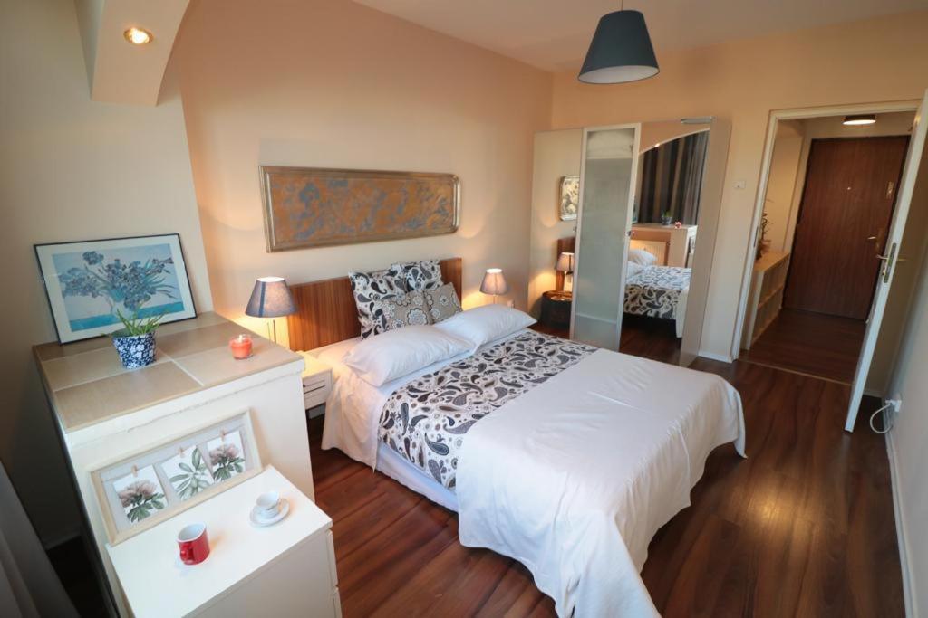 Eva Twin Apartments Bucarest Extérieur photo
